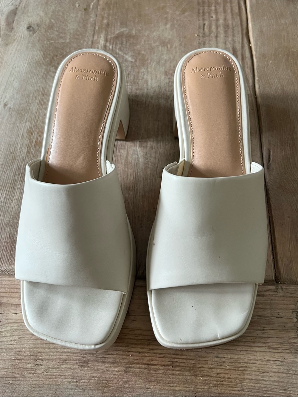 Abercrombie & Fitch Cream Leather Slide Mules